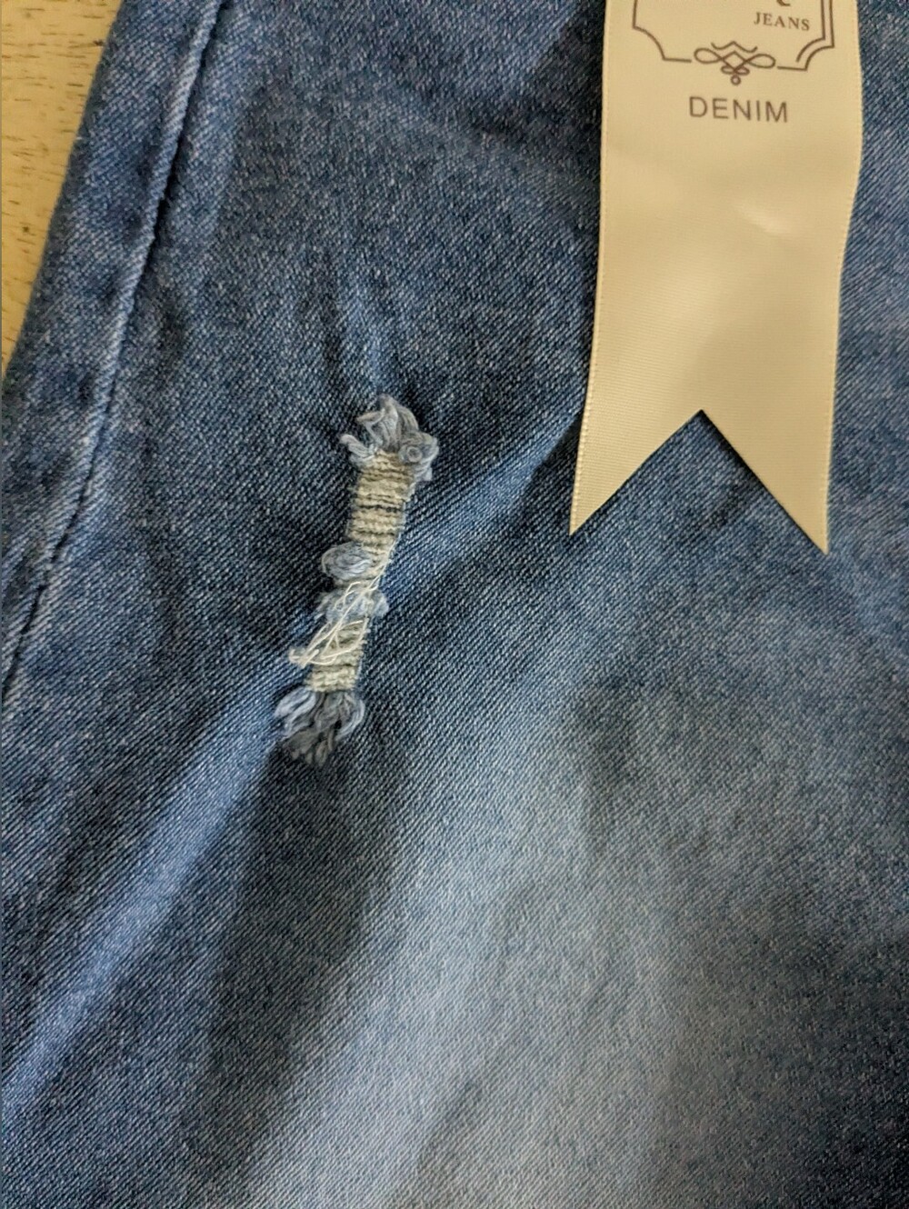 AQ NWT Short - Picture 3 of 7